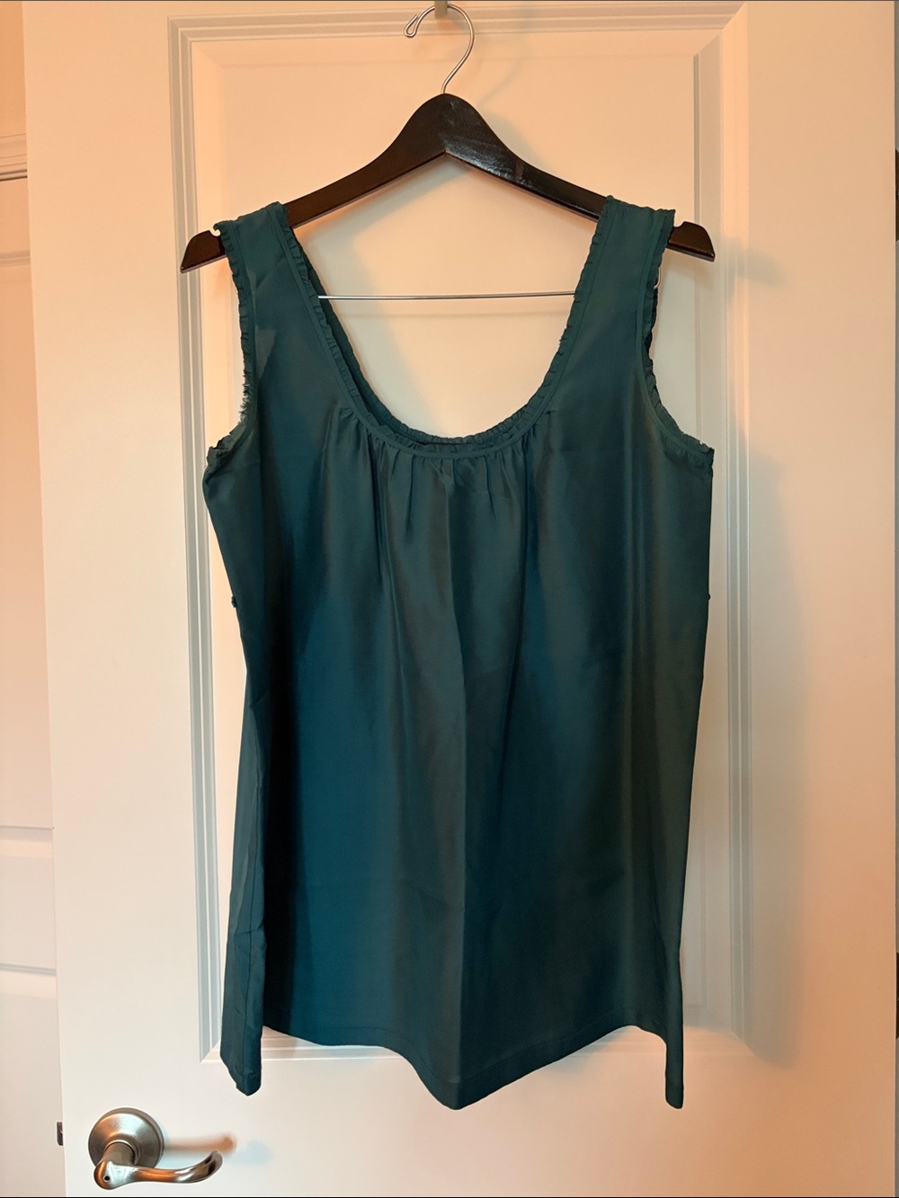 Banana Republic 100% Silk Teal Scoop Neck Sleeveless Camisole
